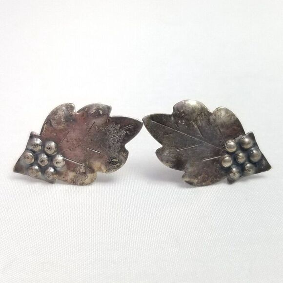 Vintage Sterling Silver Clip On Screw Back Earrings, Leaf Flower Berry Design - Picture 6 of 7